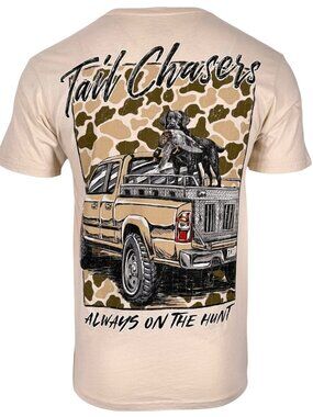 Tail Chasers Club Men’s T-shirt On The Hunt